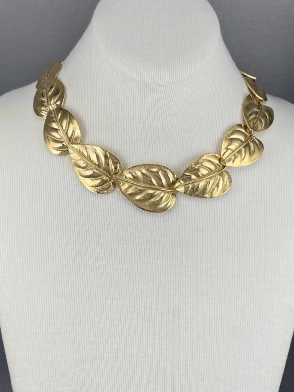 TRIFARI Vintage Graduated Gold-tone Leaf Statement Necklace